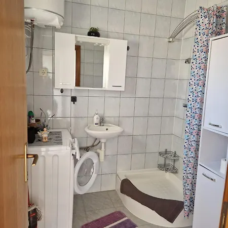 Апартаменты Apartman Mirko Rogoznica Рогозница