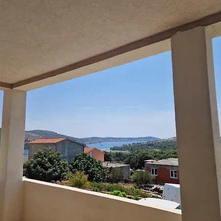 Apartman Mirko Rogoznica Рогозница